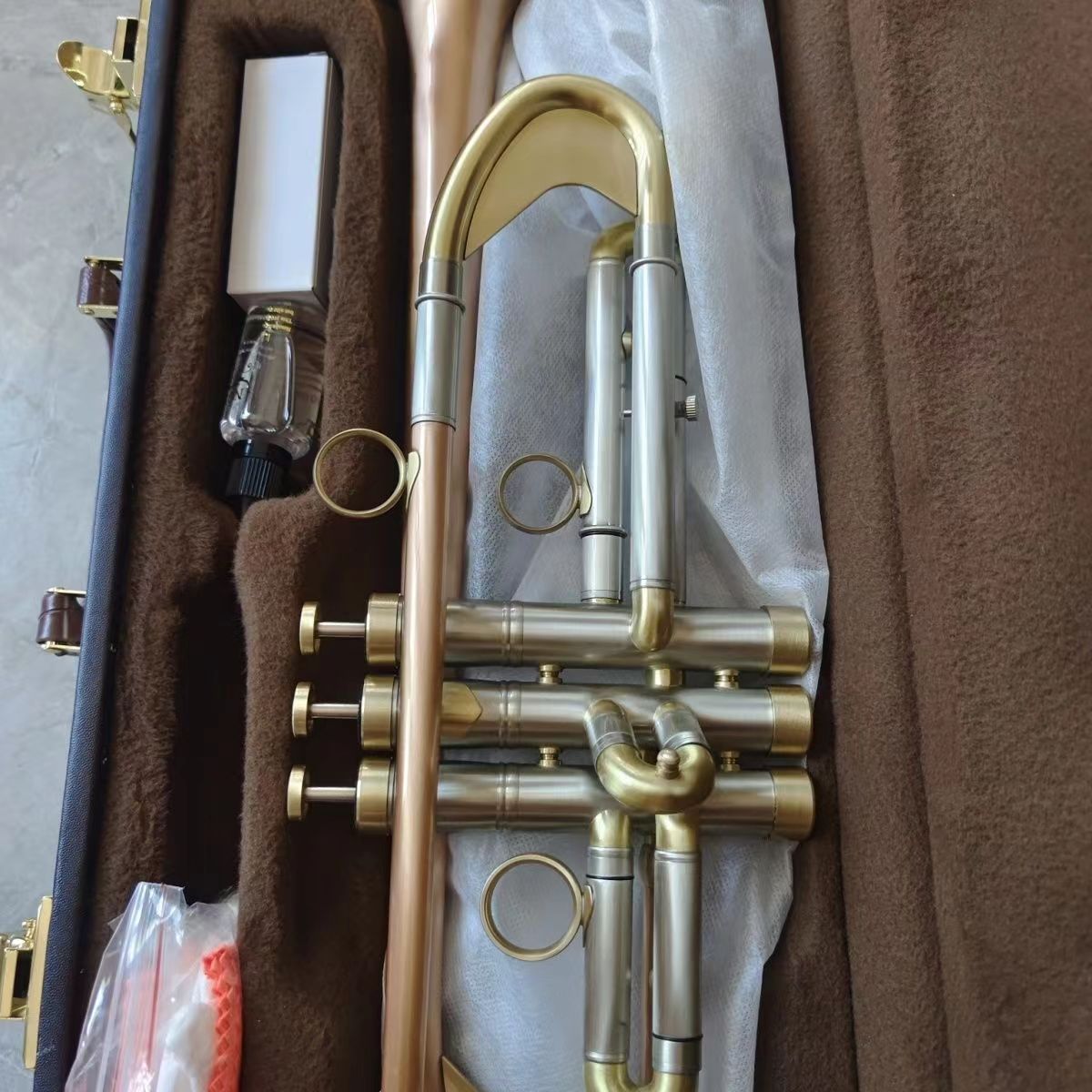 Musical Instrument Cornet - آلة موسيقية ببوق مسطح ، اختيار